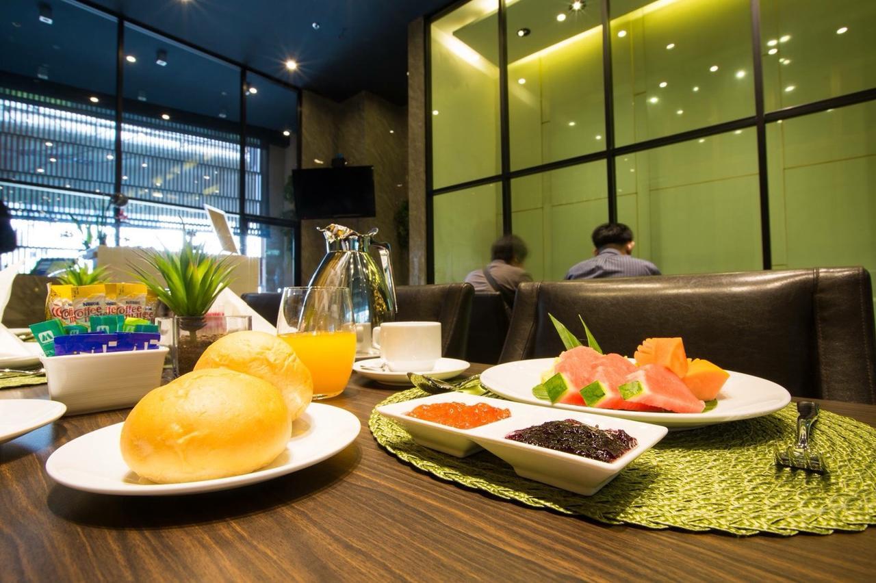 V Residence Bangkok Dış mekan fotoğraf