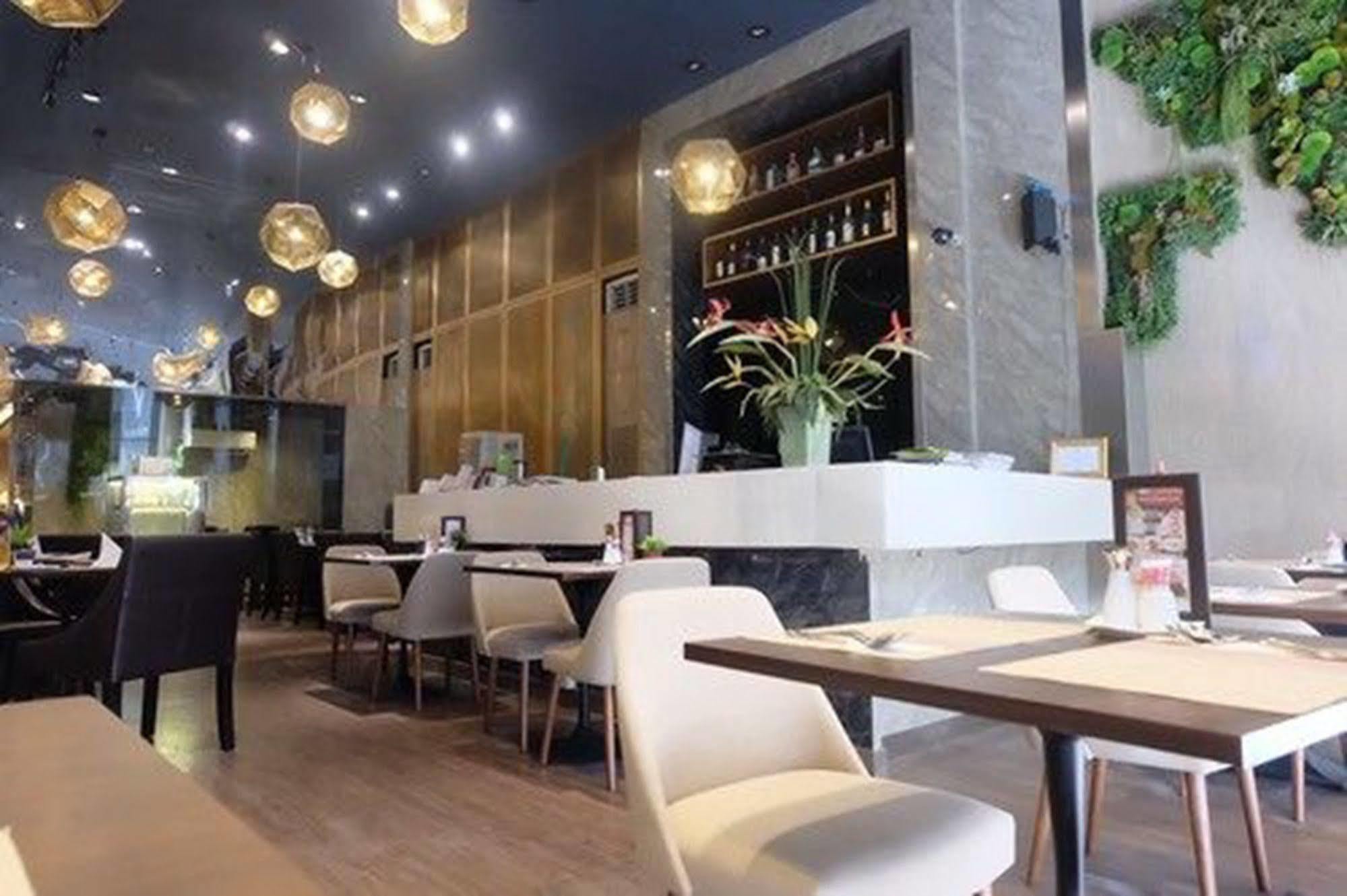 V Residence Bangkok Dış mekan fotoğraf