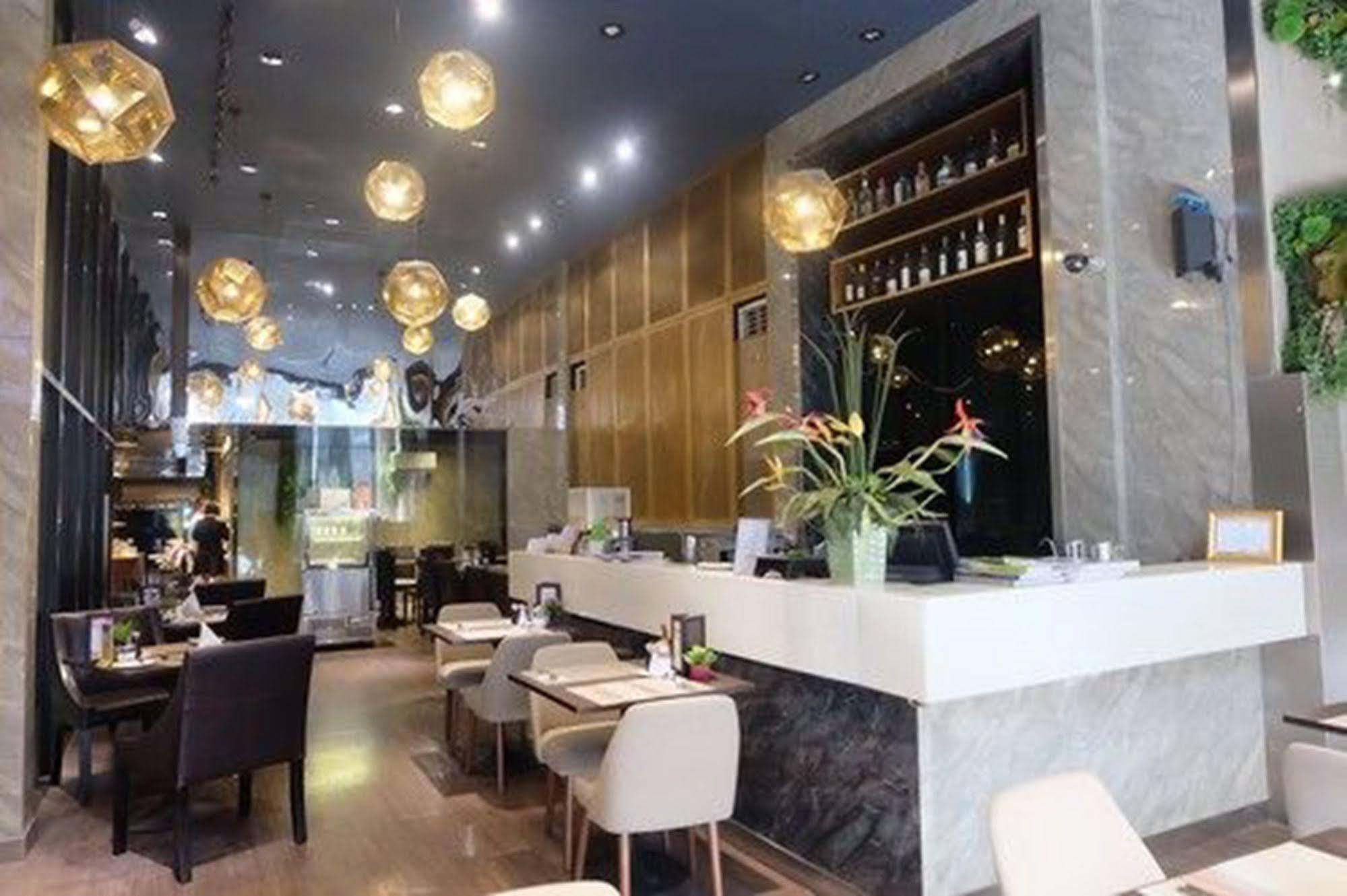 V Residence Bangkok Dış mekan fotoğraf