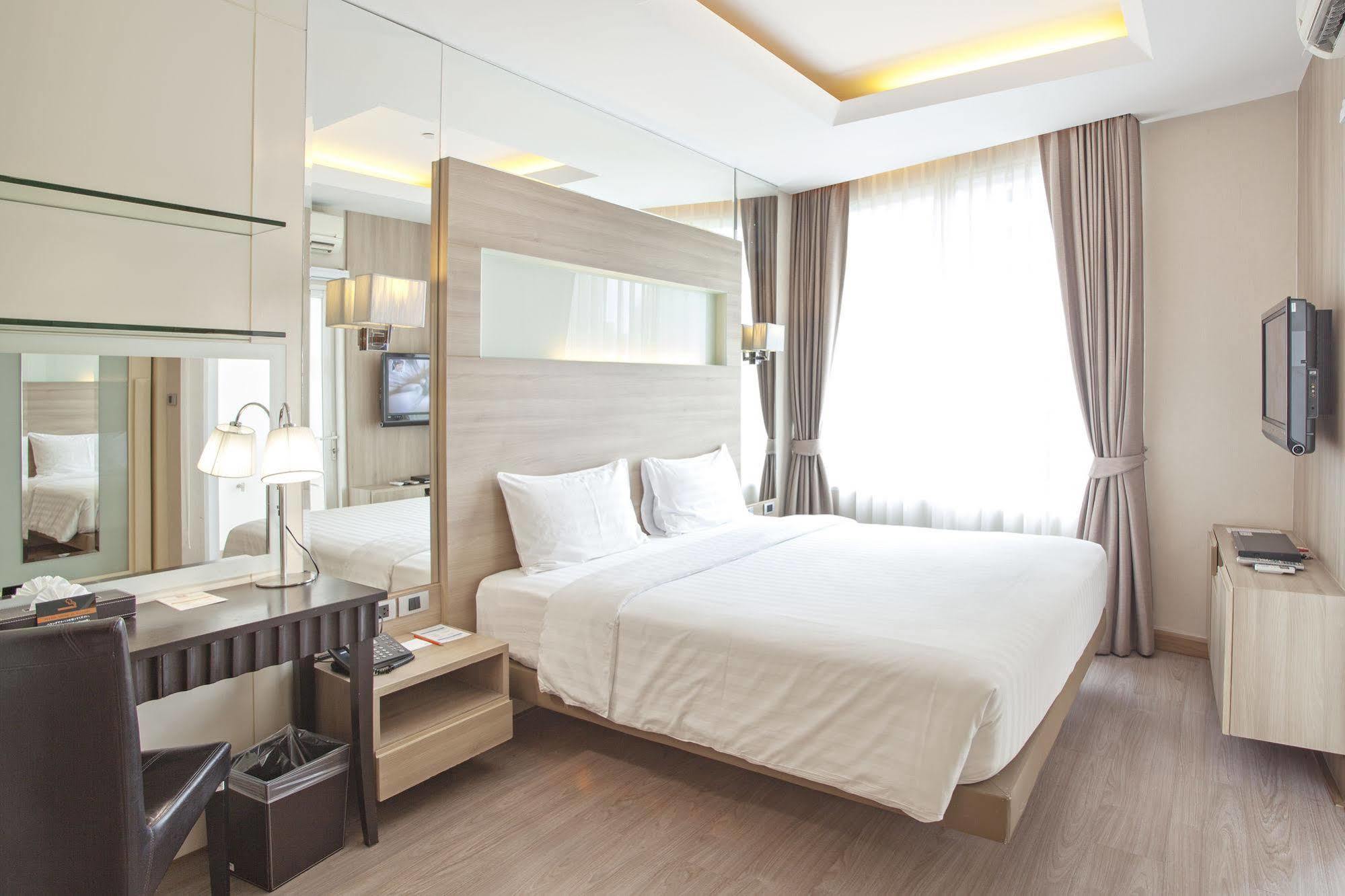 V Residence Bangkok Dış mekan fotoğraf