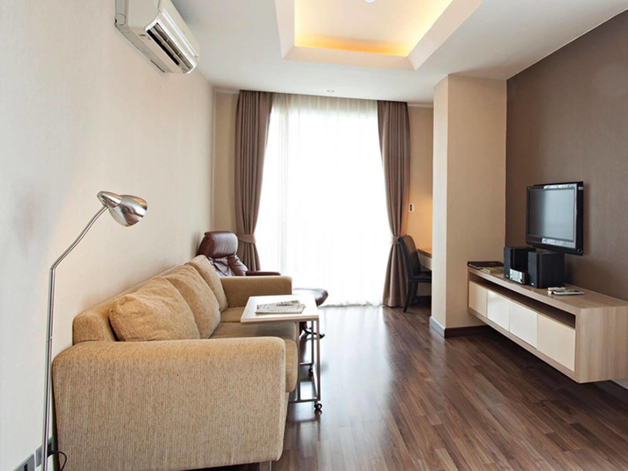 V Residence Bangkok Dış mekan fotoğraf